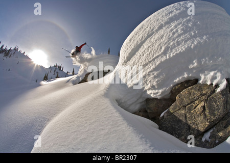 Mann, Ski, Valhalla Mountain Touring Lodge, Britisch-Kolumbien, Kanada Stockfoto