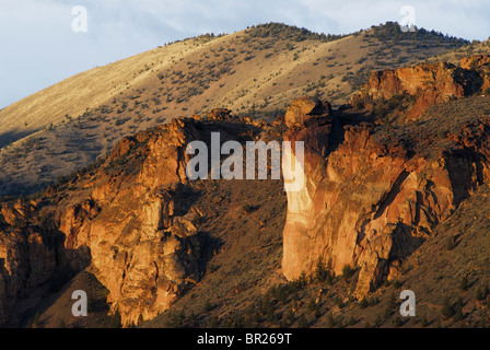 Klettern in Smith Rock State Park, Oregon, USA Stockfoto