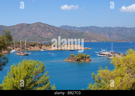 Ausflugsschiffe off Yassica Insel (Wohnung) in der Nähe von Fethiye, Westküste, Türkei Stockfoto