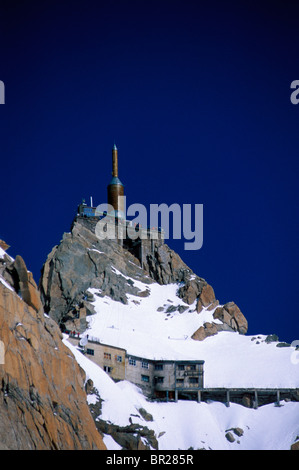 Mountain Top Lodge und Gondel in Chamonix / Mont Blanc, Frankreich. Stockfoto