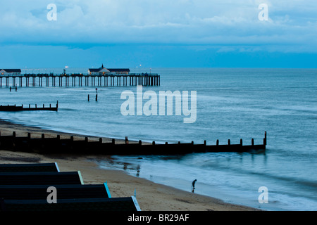 Seebrücke und der Strandpromenade, Southwold, Suffolk, England, Vereinigtes Königreich Stockfoto