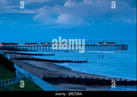 Seebrücke und der Strandpromenade, Southwold, Suffolk, England, Vereinigtes Königreich Stockfoto