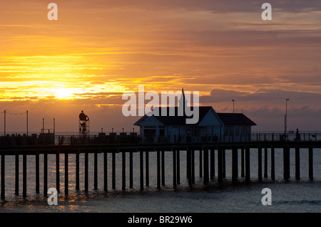 Seebrücke und der Strandpromenade, Southwold, Suffolk, England, Vereinigtes Königreich Stockfoto