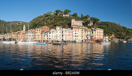 Panorama von Portofino, berühmte Kleinstadt in der Nähe von Genua, Italien Stockfoto