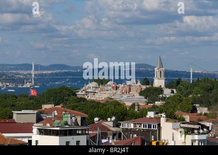 Topkapi Palast und die Bosporus-Brücke, Istanbul, Türkei Stockfoto