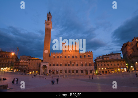 Palazzo Publico & Piazza del Campo, Torre del Mangia, Siena, Toskana, Italien Stockfoto