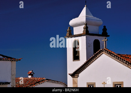 Portugal, Alentejo: Kirche Turm der Igreja do Espirito Santo in Marvao Stockfoto