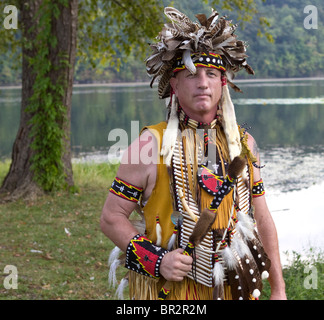 Dayon, Tennessee - Darsteller, die Teilnahme an einem Powwow in Dayton, Tennessee. Stockfoto