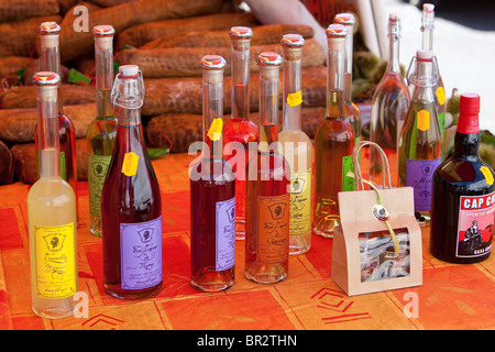 Lokalen feine Liköre zum Verkauf an die Stadt vermarkten Ajaccio Korsika Stockfoto