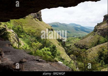 Aasvoelkrantz Höhle, Hochmoor Naturschutzgebiet, uKhahlamba Drakensberg Park, Südafrika Stockfoto