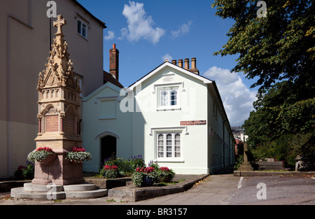 Trinkwasser-Brunnen und Almosen beherbergt Henley on Thames-Oxfordshire-England-UK Stockfoto