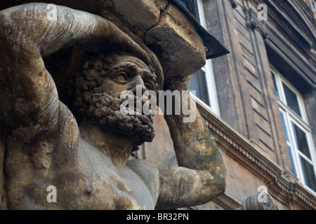 Riesige Statue eines Mannes verfügt über einen Balkon mit dem Kopf. Stockfoto