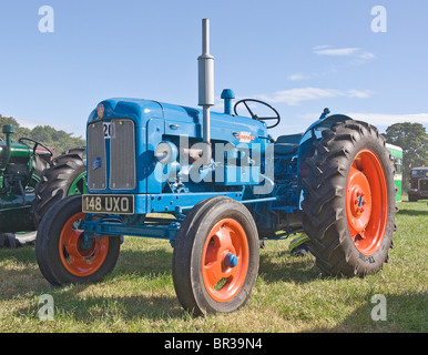 1958 fotografierte Fordson Power Major Traktor auf einer Kundgebung in Yorkshire. Stockfoto