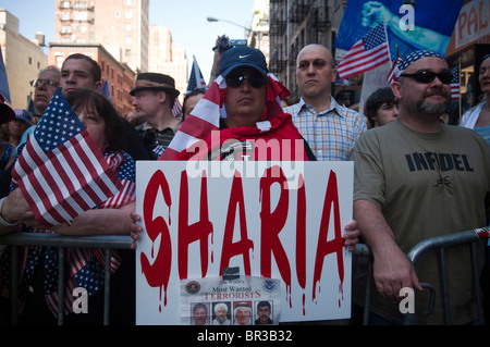 Gegner der Cordoba Initiative Moschee und islamische kulturelle Mitte Rally in New York Stockfoto