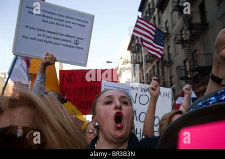 Gegner der Cordoba Initiative Moschee und islamische kulturelle Mitte Rally in New York Stockfoto