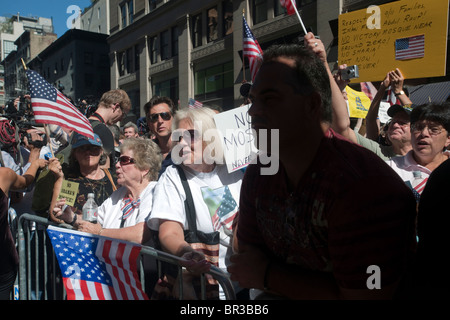 Gegner der Cordoba Initiative Moschee und islamische kulturelle Mitte Rally in New York Stockfoto