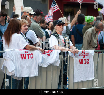 Gegner der Cordoba Initiative Moschee und islamische kulturelle Mitte Rally in New York Stockfoto