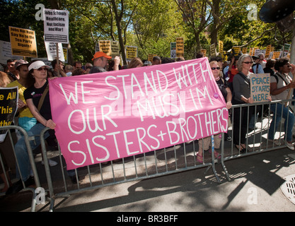 Unterstützer der Cordova Initiative Moschee und islamische kulturelle Mitte Rally in New York Stockfoto