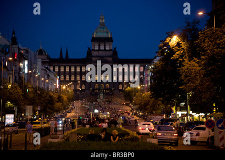 Blick auf den Wenzelsplatz in der Abenddämmerung. Stockfoto