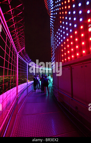 Spitze des Baiyoke Tower Bangkok Nachtansicht Stockfoto