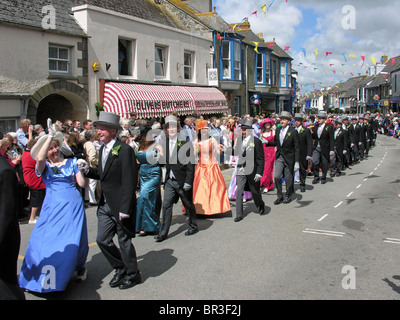 Tänzer, die Teilnahme an der Mittag-Tanz bei Helston Flora Tag, Cornwall Stockfoto