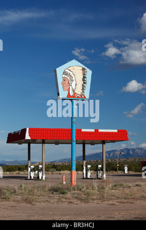 Big Chief gas Station und Zeichen, ländlichen New Mexiko Zia Pueblo, USA. Stockfoto