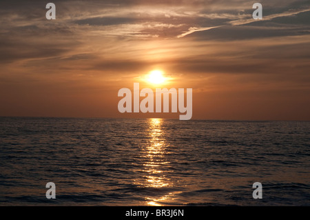 Sonnenuntergang über St Pete Beach in der Nähe von St.Petersburg Florida USA Stockfoto