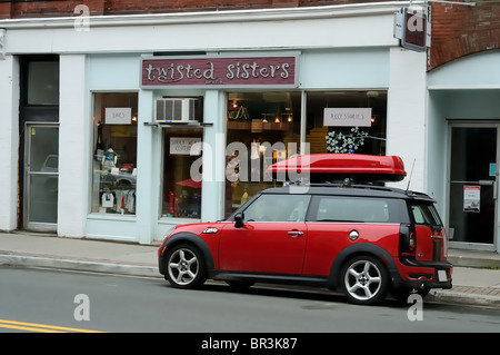 Mini Cooper Clubman Kombi Kombi geparkt In St. Johns, Neufundland, Kanada Stockfoto