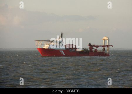 Off Shore Multy Versorgungsschiff oder Msv bezeichnet auch dp-Schiff mit Hubschrauberlandeplatz an Bord Stockfoto