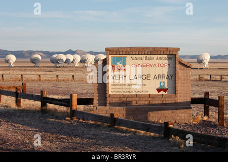 Melden Sie sich am Eingang zum Very Large Array National Radio Astronomy Observatory befindet sich westlich von Socorro, New Mexico. Stockfoto