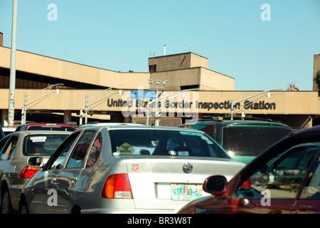 U.S. / mexikanischen Grenze Stau vor Prüfstation Stockfoto