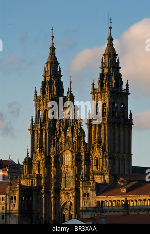 Kathedrale von Santiago De Compostela, Catedral del Apostol, außen am Sonnenuntergang, Santiago De Compostela, Spanien, Europa Stockfoto