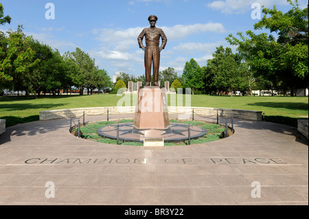 Dwight D Eisenhower Champion des Friedens Statue Abiliene Kansas Stockfoto