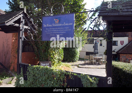 Ein ländlich geprägtes Land Gastwirtschaft Kneipe Zeichen der Royal Standard von England Freehouse vierzig grün Beaconsfield Böcke Stockfoto