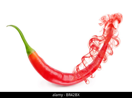 rote Chilischote Geschmack in Form von Rauch auf weißem Hintergrund Stockfoto