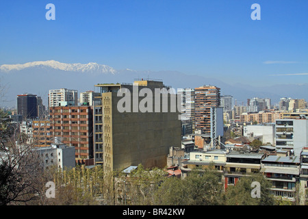 Ansicht der Innenstadt von Santiago und den Anden, Chile, vom Cerro Santa Lucia Stockfoto