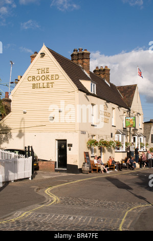 Die krummen Billet Pub in Leigh-on-Sea, Essex an einem sonnigen Tag. Stockfoto