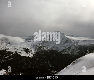 Nebel und cloud umhüllende der Passo Sella, Sellajoch Wolkenstein Dolomiten Italien Stockfoto