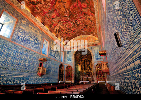 Portugal, Alentejo: Innenraum der mittelalterlichen Basilika Real in Castro Verde Stockfoto