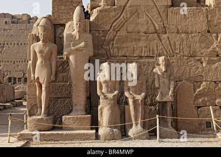 Statuen, Tempel von Karnak, Ägypten, Afrika Stockfoto