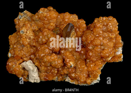 Spessartin Granat mit Rauchquarz (Einkristall) und Feldspat (pink) - Fugian Provinz - China Stockfoto
