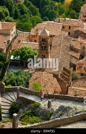 Europa, Frankreich, Alpes-de-Haute-Provence (04), Dorf Moustiers-Sainte-Marie Stockfoto