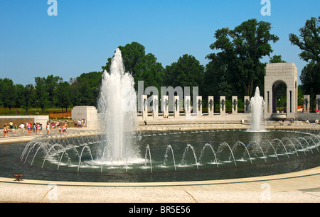 Regenbogen-Brunnen in der Atlantic Theater, National World War II Memorial, Washington D.C., USA Stockfoto