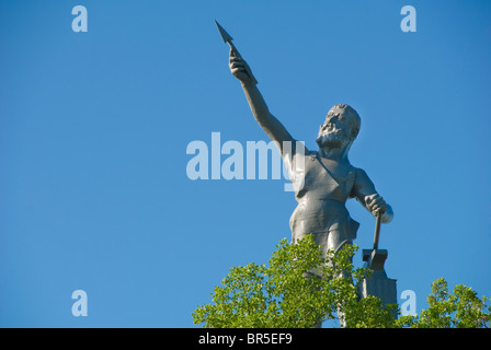 "Vulcan", designed by Giuseppe Moretti 1904, der weltweit größten gusseisernen Statue in Birmingham, Alabama, USA Stockfoto