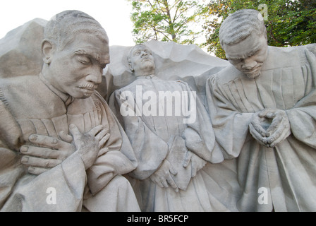 "Die Minister kniend" Statue von Raymond Kaskey in Kelly Ingram Park in der Innenstadt von Birmingham, Alabama, USA Stockfoto