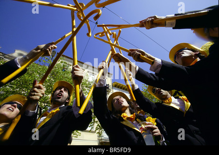 Universität Coimbra Studenten während der jährlichen Queima Das Fitas Parade, Coimbra, Portugal Stockfoto