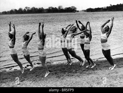 Historisches Foto, Frauen Turnen, um 1929 Stockfoto