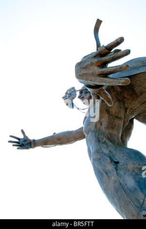 "Die Jagd" cast Edelstahl-Skulptur vor dem Barber Vintage Motorsports Museum in Birmingham, Alabama, USA Stockfoto