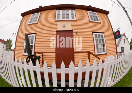 Fischaugen-Bild des Trinity Museums Trinity, Neufundland, Kanada; Saunière Stilgebäude Stockfoto