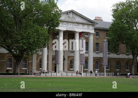 Vorderseite der Saatchi Gallery, Herzog von York HQ, Kings Road, Chelsea, London, UK Stockfoto